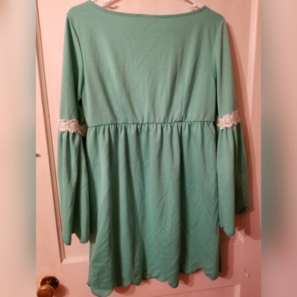 5 for $25 Basically me Mint Colored Top - Picture 5 of 5